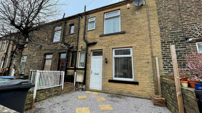 1 Bedroom Terraced House To Rent In Victoria Street, Queensbury, Bradford, BD13