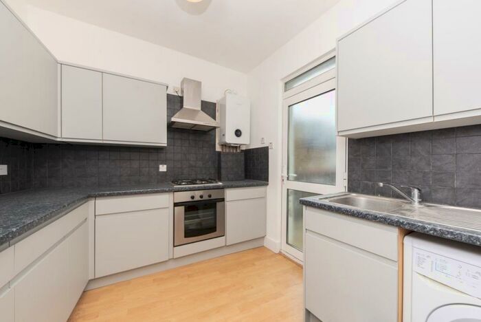 3 Bedroom Apartment To Rent In Coombe Road, Kingston, KT2