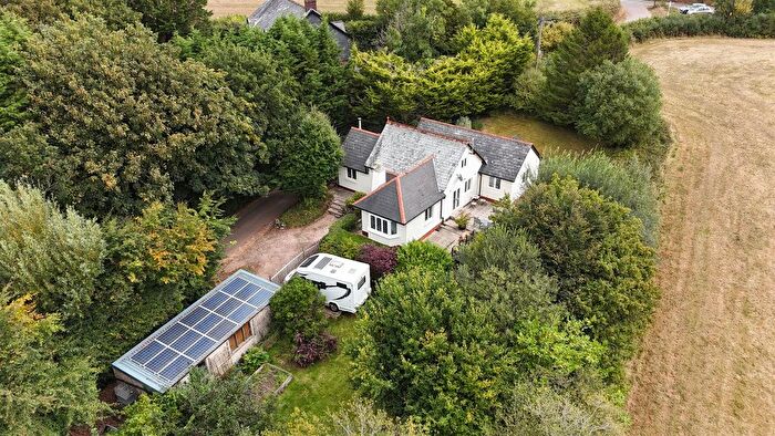 4 Bedroom Detached Bungalow For Sale In Seven Crosses, Tiverton, EX16
