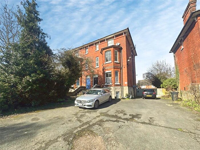 1 Bedroom Flat To Rent In Buckland Hill, Maidstone, Kent, ME16