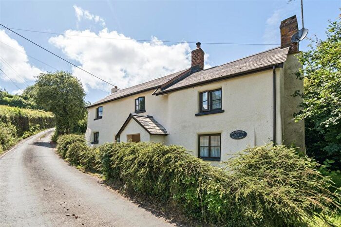 3 Bedroom Detached House For Sale In Bishops Nympton, EX36