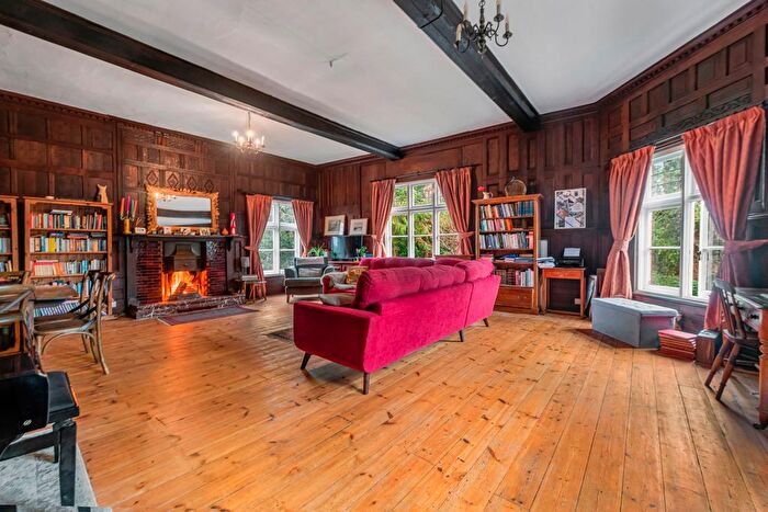 1 Bedroom Flat For Sale In Music Room Flat, Bakers Cross House, Cranbrook, TN17