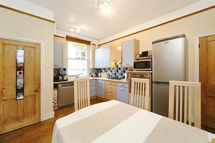 2 Bedroom Flat To Rent In Sulgrave Road, London, W6