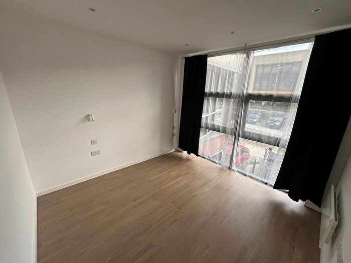 1 Bedroom Flat To Rent In Silbury Boulevard, Milton Keynes, MK9