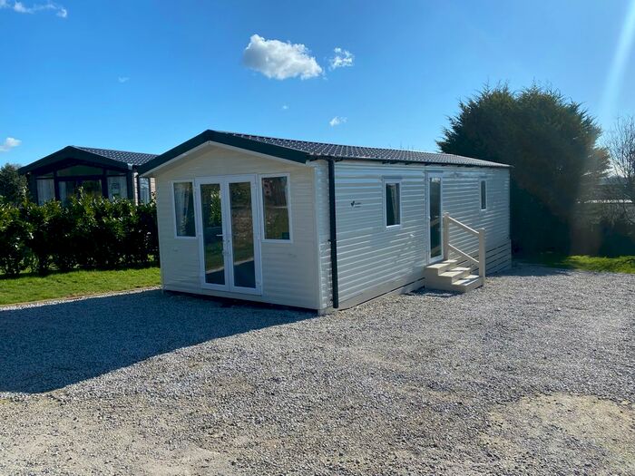 2 Bedroom Mobile/park Home For Sale In Greenbottom, Chacewater, Truro, TR4