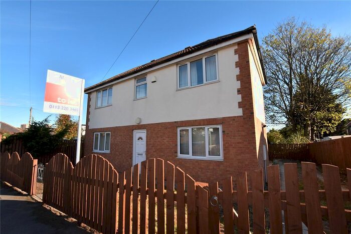 3 Bedroom Detached House To Rent In Tong Gate, Farnley, Leeds LS12