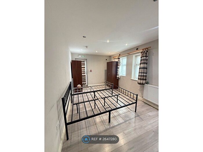 1 Bedroom Flat To Rent In Hounslow, Hounslow, TW4