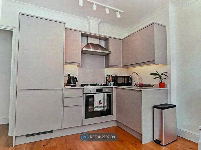 1 Bedroom Flat To Rent In Chequer Street, St. Albans, AL1