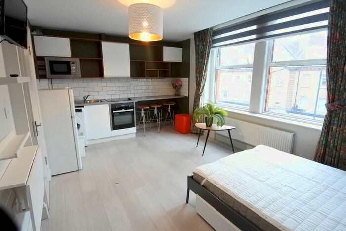 Studio To Rent In Cricklewood Broadway, Cricklewood, NW2