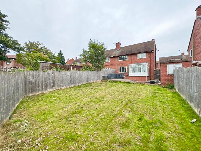 3 Bedroom Semi-Detached House For Sale In The Green View, Shafton, Barnsley, S72