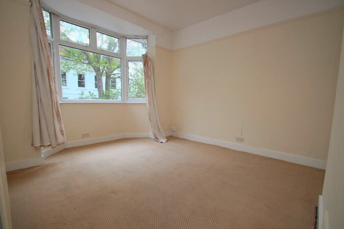 2 Bedroom Flat To Rent In Old Road, Hither Green, SE13