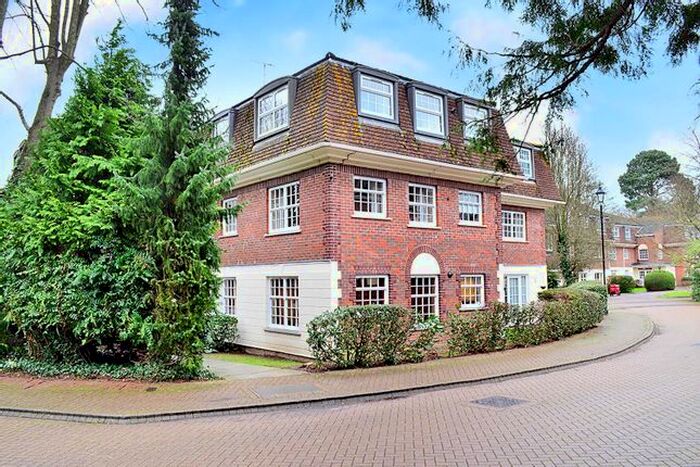 1 Bedroom Flat To Rent In North Parade, Horsham, RH12