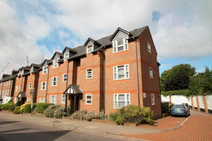 2 Bedroom Flat To Rent In Florence Court, St Albans, AL1