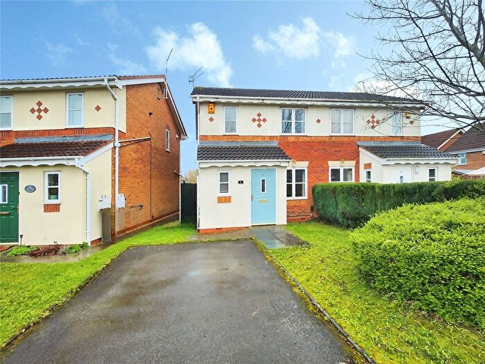 3 Bedroom Semi Detached House For Sale In Sunart Way, Nuneaton, Warwickshire, CV10