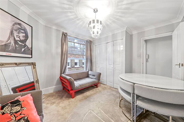 1 Bedroom Flat To Rent In New Row, Covent Garden, London, WC2N
