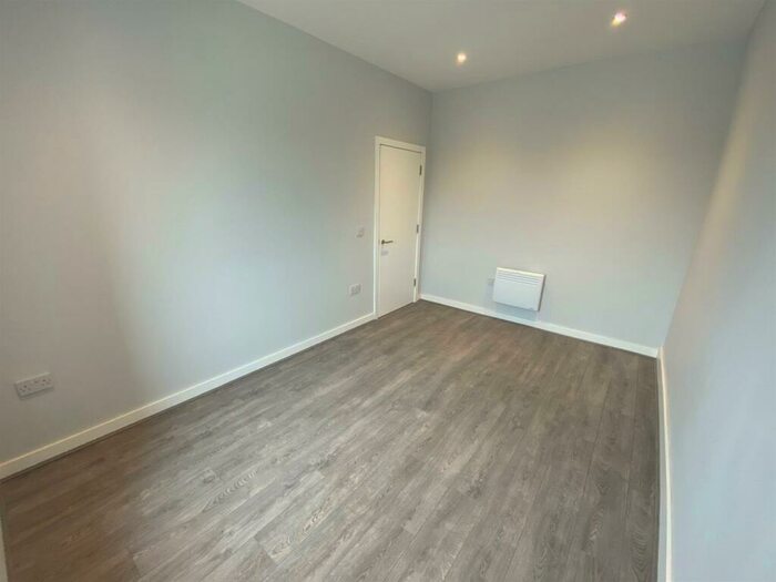 2 Bedroom Apartment To Rent In Sky Gardens, Crosby Road North, Waterloo, Liverpool, L22