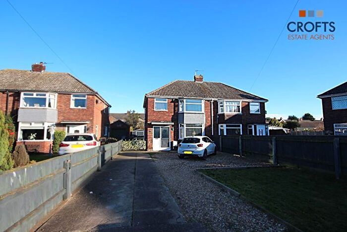 3 Bedroom Semi-detached House For Sale In Thornton Place, Immingham, DN40