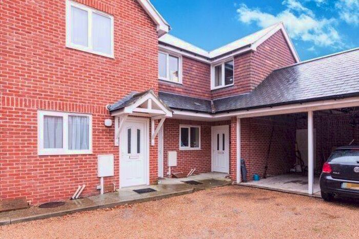 2 Bedroom Property To Rent In Old Vicarage Close, Heathfield, TN21