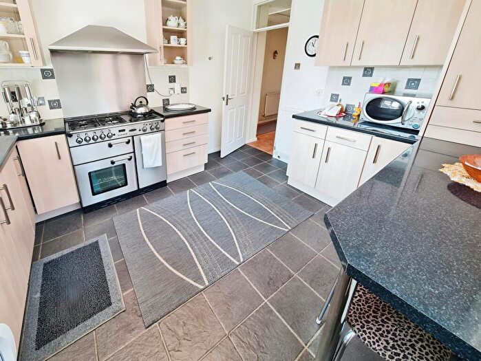 2 Bedroom Bungalow For Sale In Furzefield, Bedford, MK41