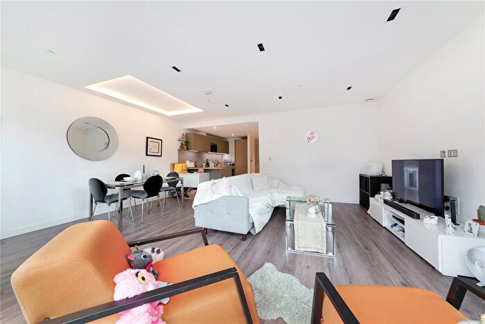 1 Bedroom Flat To Rent In Leman Street, London, E1