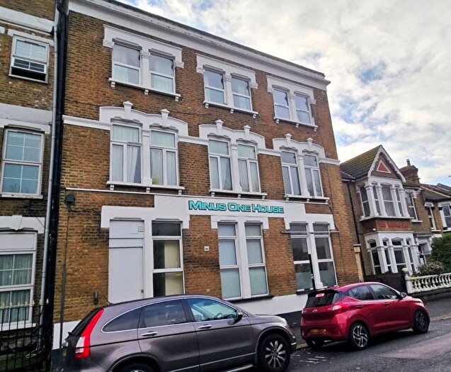 1 Bedroom Flat To Rent In Lyttelton Road, London, E10