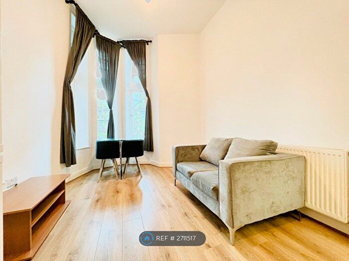 2 Bedroom Flat To Rent In Amesbury Avenue, London, SW2