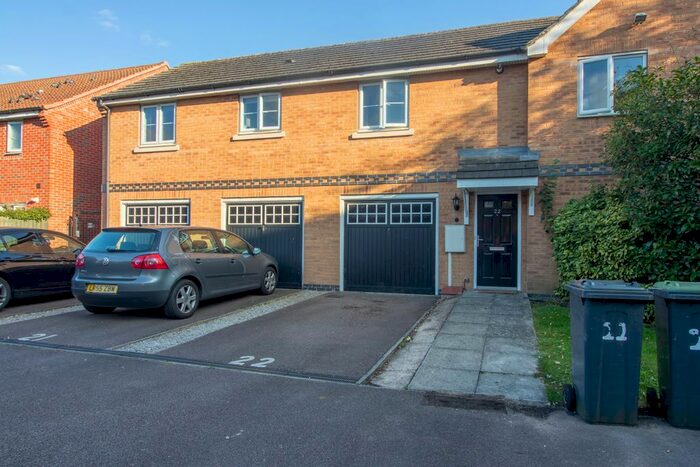 2 Bedroom Flat To Rent In Ireland Avenue, Beeston, Nottingham, NG9