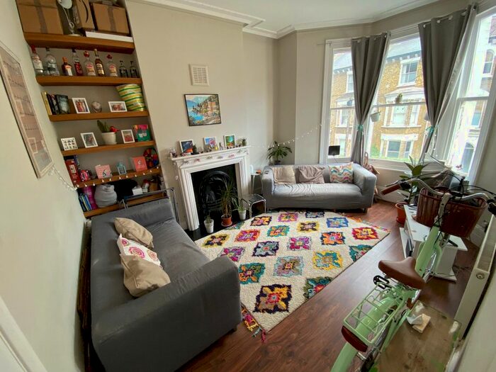 2 Bedroom Flat To Rent In Chantrey Road, London, SW9
