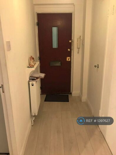 3 Bedroom Flat To Rent In Emberton Court, London, EC1V