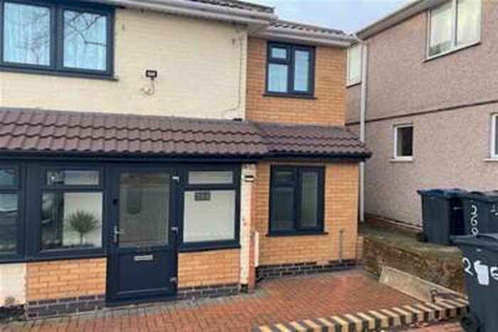 Flat To Rent In Perry Common Road, Erdington, B23