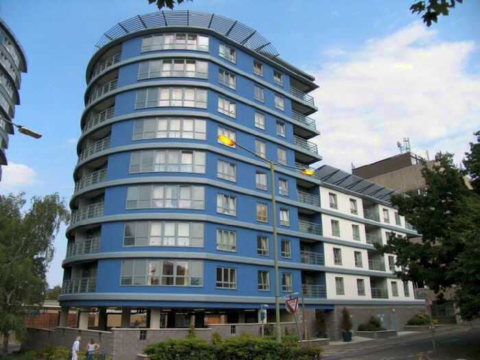 2 Bedroom Apartment To Rent In Woking, GU22