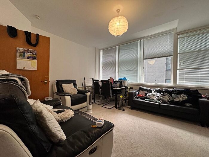 2 Bedroom Flat To Rent In Newington Causeway, London, SE1