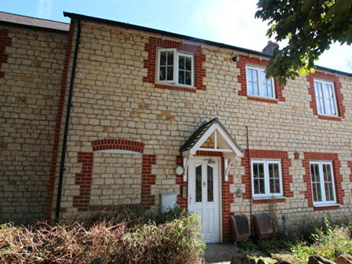 2 Bedroom Apartment For Sale In Bramley Close, Kidlington, OX5