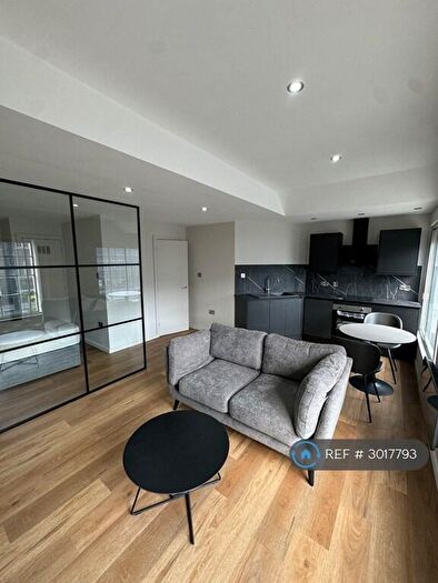 1 Bedroom Flat To Rent In The Headrow, Leeds, LS1