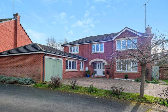 5 Bedroom Property For Sale In Holm Close, Weedon, Northampton NN7