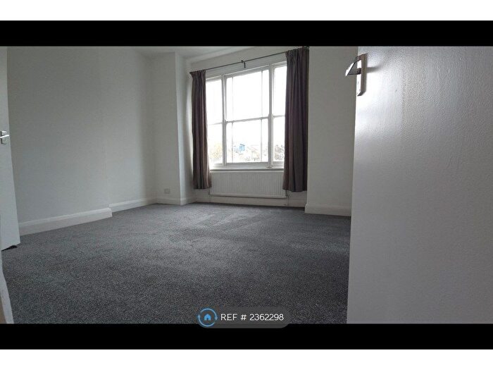 1 Bedroom Flat To Rent In Brockley Rise, London, SE23