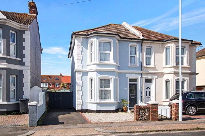 Studio To Rent In Tarring Road, Worthing, BN11