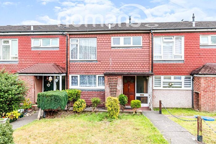 4 Bedroom Terraced House To Rent In The Chantrys, Farnham, GU9