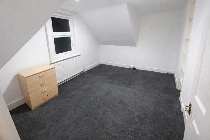 2 Bedroom Flat To Rent In Sunny Gardens Road, London, NW4
