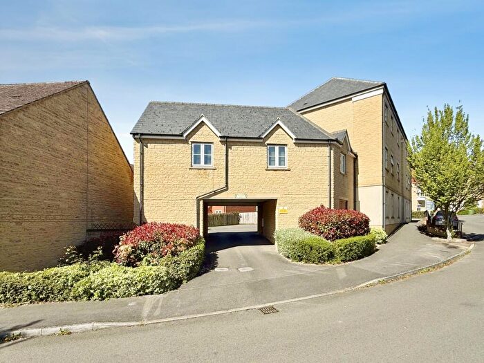 1 Bedroom Flat For Sale In Russ Avenue, Faringdon, SN7