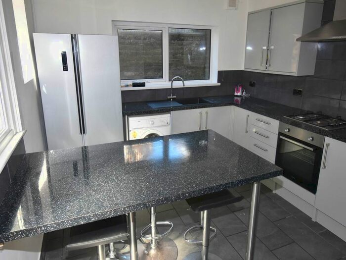 5 Bedroom Property To Rent In Glanbrydan Avenue, Uplands, Swansea, SA2