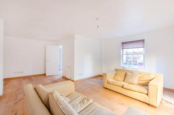 3 Bedroom Terraced House To Rent In Garford Street, Isle Of Dogs, London, E14