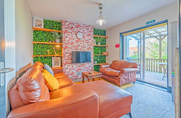 6 Bedroom Terraced House To Rent In Bevendean Crescent, Brighton, BN2