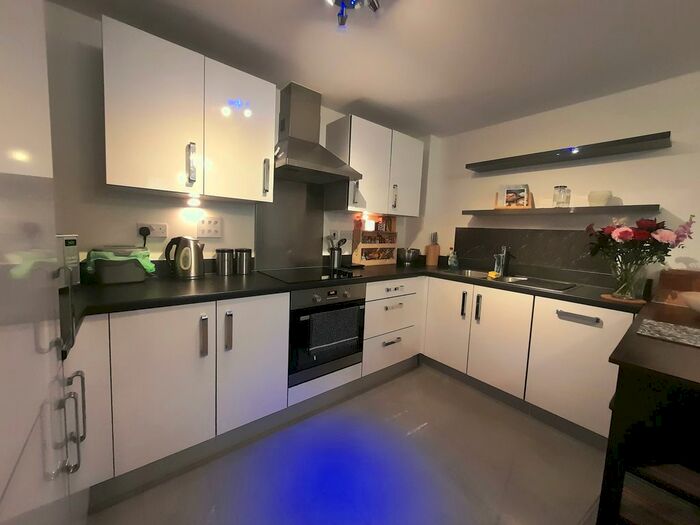 1 Bedroom Flat To Rent In Garratt Lane, London, SW18