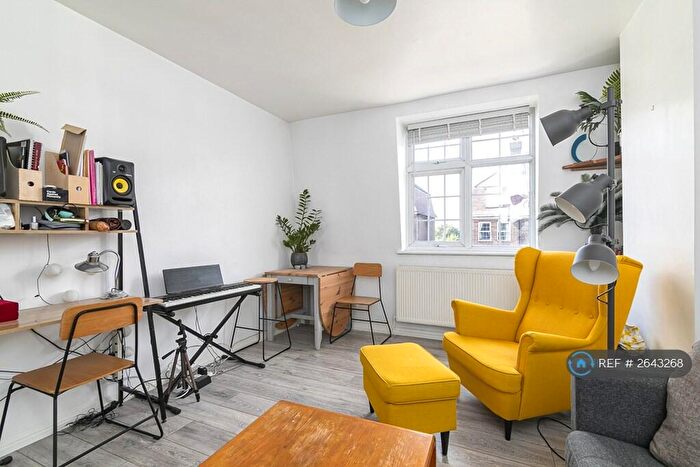 2 Bedroom Flat To Rent In Sidmouth Road, London, NW2