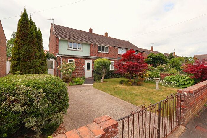 4 Bedroom Semi-Detached House For Sale In Rest-A-Wyle Avenue, Hayling Island, PO11
