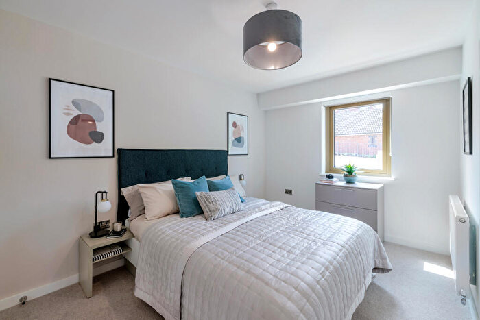 2 Bedroom Apartment To Rent In Emporium House West, Weldale Street, Reading, Berkshire, RG1