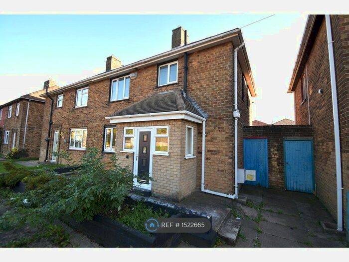 3 Bedroom Semi-Detached House To Rent In Sutcliffe Avenue, Grimsby, DN33