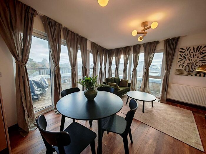 1 Bedroom Flat To Rent In Kings Mill Way, Denham, UB9