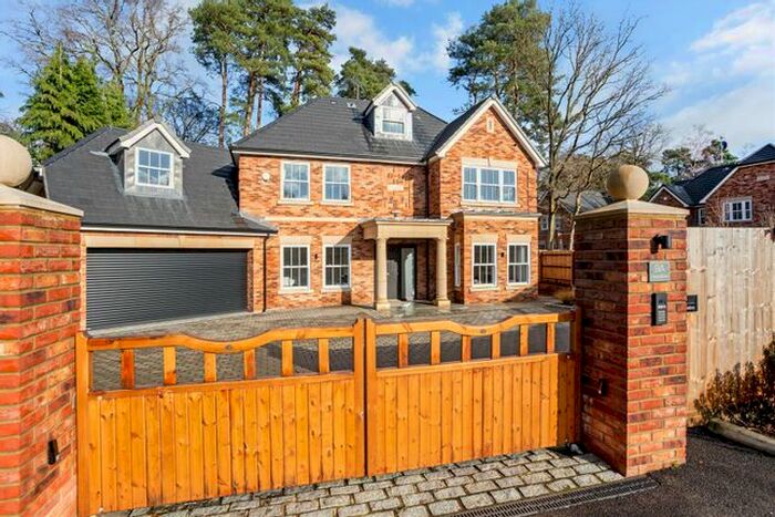 4 Bedroom Detached House To Rent In Llanvair Close, Ascot, SL5